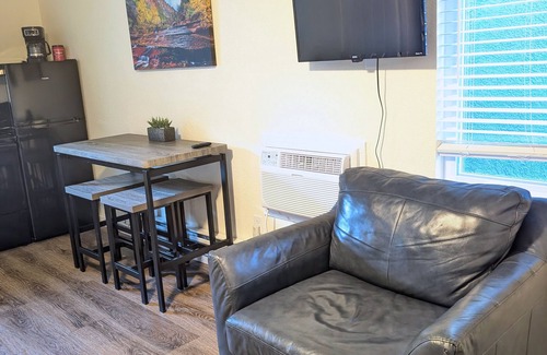 West Colorado Springs Apartment | Inclinescape#13