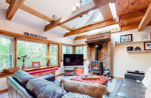 Alpine Village House | Incredible home with firepit, board games, gas grill, deck, & full kitchen