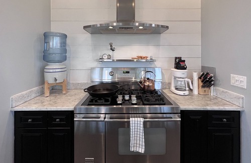 Sawyer House | Incredible, MUST SEE home! 10 mins from Warren Dunes State Park & Beach