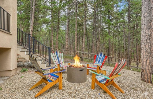 Colorado Springs House | Incredible Views ~ 6BR ~ Sleeps 20 + Hot Tub, Game Room, Theatre, Gym