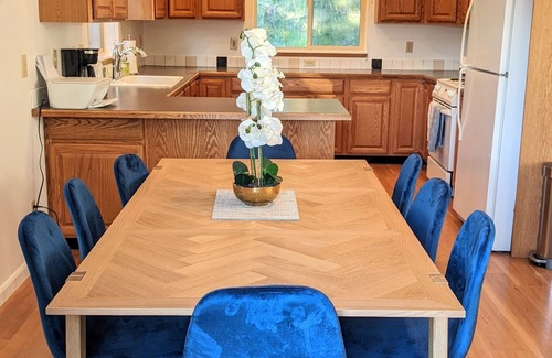 Eastsound Villa | Incredible Views | 3bd Villa/Ping pong, Garden, 1 mile from Beach!