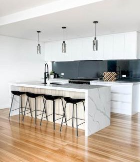 Castle Hill Apartment | Incredible Views, Open Spaces, Holiday Villa Townsville