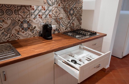 Giarre Apartment | Independent apartment, for relaxing vacations, with views between the sea and Etna