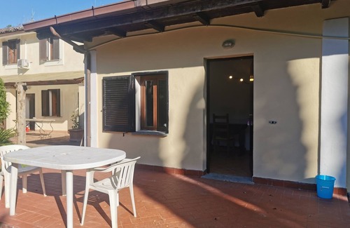 Campagnano di Roma Apartment | INDEPENDENT APARTMENT FOR 2 PEOPLE IN BEAUTIFUL ESTATE NEAR THE LAKE