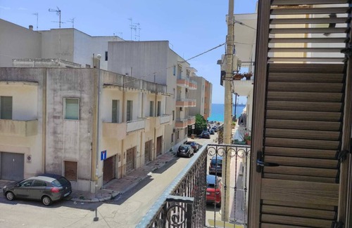 Gallipoli Apartment | Independent apartment on the sea up to 15 places, modern, finely furnished