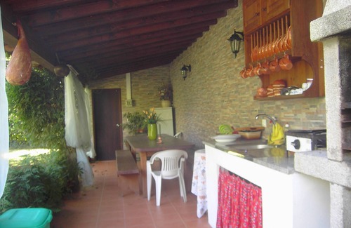 Ponte de Lima Cottage | Independent floor with garden, pool and mountain views