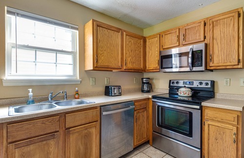Wayne House | Indianapolis Vacation Rental ~ 7 Mi to Downtown!