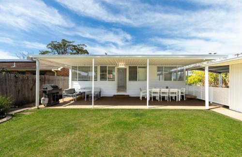 Callala Bay House | Indigo Pet Friendly 5 Mins Walk to Bay