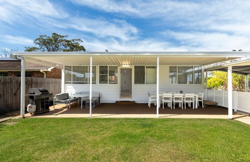 Callala Bay House | Indigo - Pet Friendly - 7 Mins Walk to Beach