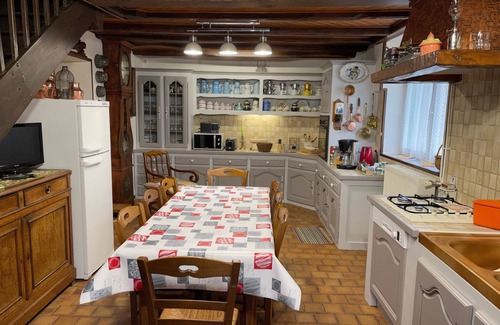 Cercles House | Individual countryside house in a small village