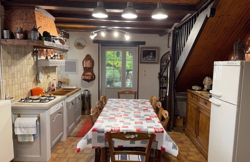 Cercles House | Individual countryside house in a small village