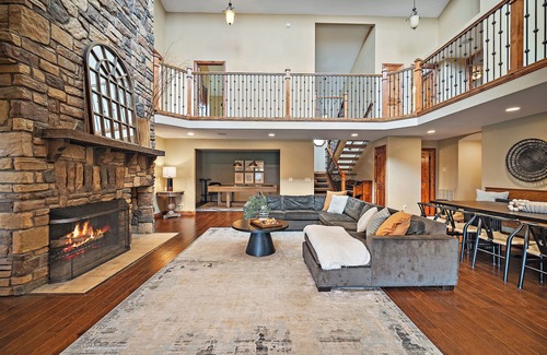 Colorado Springs House | INDOOR 44ft HEATED POOL,6BR 4BA,HOT TUB wPIKES PEAK VIEWS,POOL TABLE, SLEEPS 20!