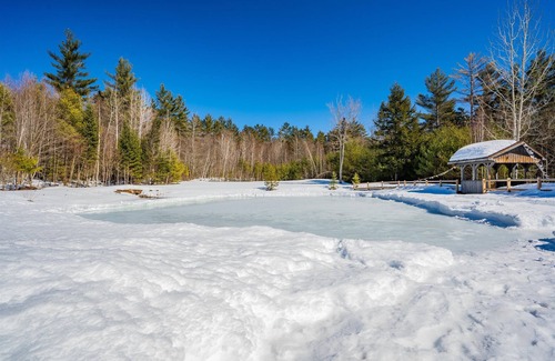 Hanover House | INDOOR POOL, HOT TUB, PRIVATE 86 acre Retreat and Event Space