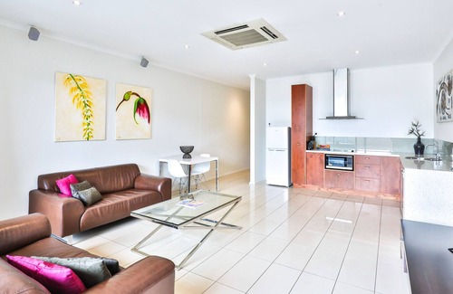 Mildura Central Business District Apartment | Indulge Apartments Langtree