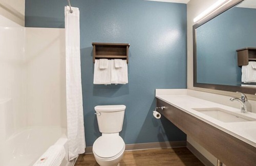 Bellflower Hotel | Indulge in Home-Like Comfort! 4 Modern Units, Full Kitchen, Pets Allowed!