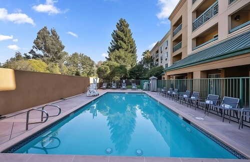 San Ramon Hotel | Indulge in Home Like Comfort! Spacious 1BR Suite, Pet-friendly, Free Parking!