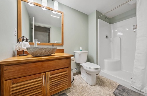 Cleveland Bed & Breakfast | Industrial Townhome Style Loft in DT CLE!