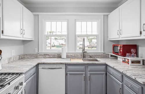 Speedway House | Indy Speedway Retreat: King Beds & Near Downtown
