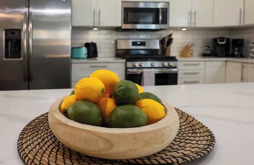 Fountain Square House | IndySocialStay|Sleeps16| Fountain Sq |GroupGetaway