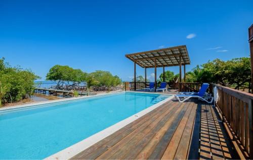 Caye Caulker House | Infinite Sea - 3 bed 2 bath Upper Unit Caye Caulker
