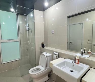 Kampung Sembulan Baru Apartment | Infinity pool Sutera Avenue 2BR Free Wifi-Parking