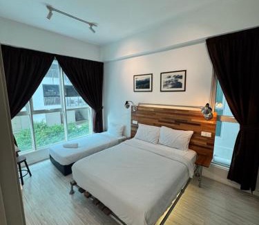 Kampung Sembulan Baru Apartment | Infinity pool Sutera Avenue 2BR Free Wifi-Parking