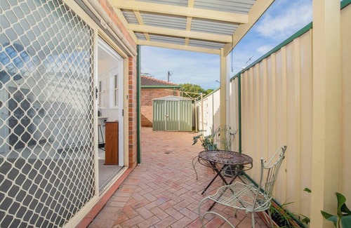 Mayfield House | Ingall Hearth Cosy Comfort near Newcastle Beach
