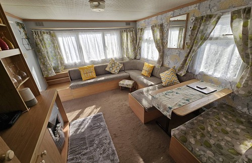 Ingoldmells House | Ingoldmells -Caravan- Sleeps 6 - Seaside - Parking