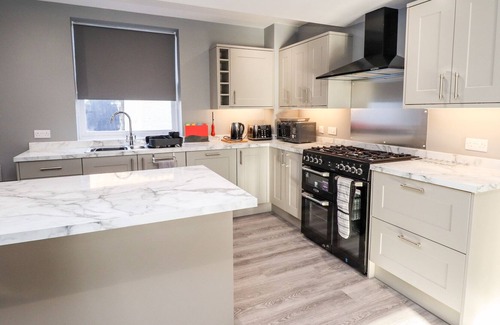 Boston Cottage | INGS FARMHOUSE, pet friendly, with a garden in Leverton