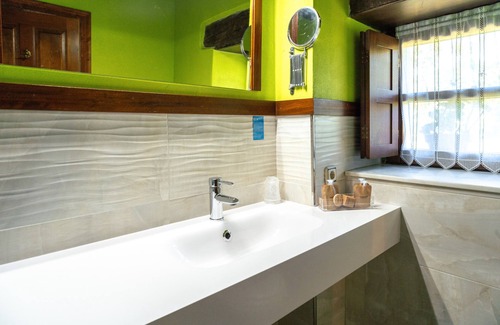 Santianes de Ola House | Inn 'Arciu' with Mountain View, Shared Garden and Wi-Fi
