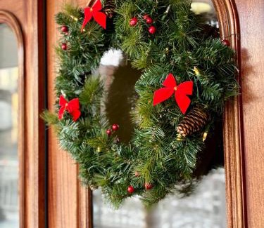 Queens Square Hotel | Inn on the Harbour