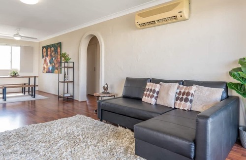 Indooroopilly Apartment | Inner City Pad - Indooroopilly