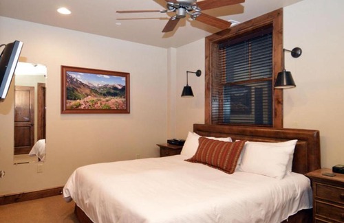 West End House | Innsbruck Aspen Deluxe One-Bedroom Garden Residence 2, Located on Main Street