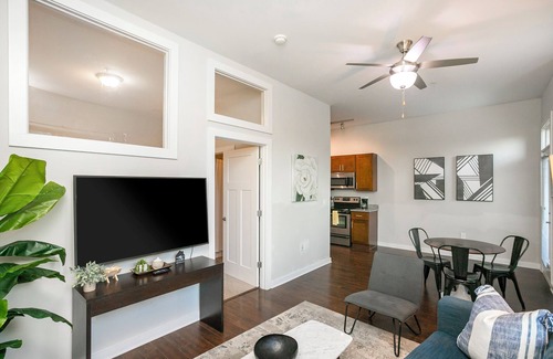 Hillsboro Village House | Inquiry for Week Day Special/Free Parking/2BD by Zen Living