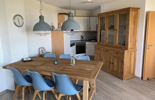 Fehmarn Apartment | Inselblume 33 - vacation home in the tower of the Strandburg