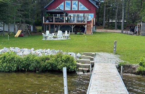 Lac-Cayamant Cottage | Inspired by nature, designed for multifamily fun! nNew, lakeside, pet friendly