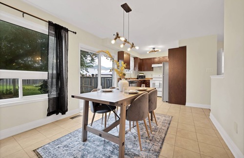 Cambridge House | Instaworthy Home - Relaxing Patio w/BBQ - Pet Friendly