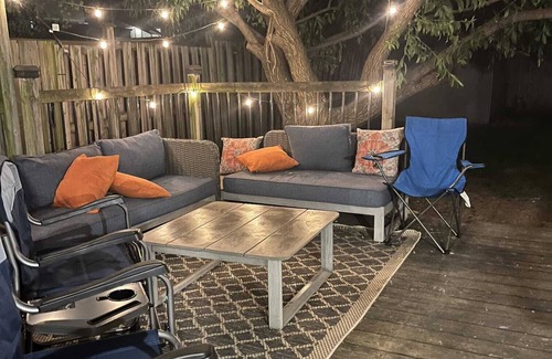 Cambridge House | Instaworthy Home - Relaxing Patio w/BBQ - Pet Friendly