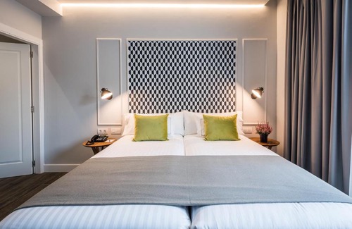 San Sebastian Centro Hotel | Intelier Victoria