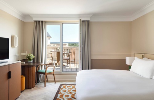 La Chapelle-en-Serval Hotel | InterContinental Chantilly Chateau Mont Royal by IHG