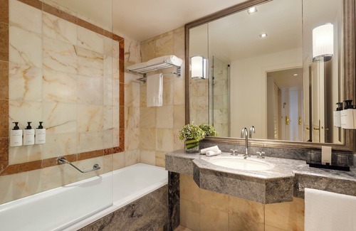 La Chapelle-en-Serval Hotel | InterContinental Chantilly Chateau Mont Royal by IHG