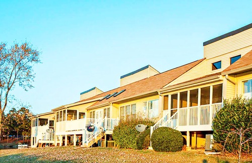 Villa Rica Condo | Intimate Georgian Condo Resort