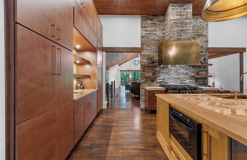 Atlanta House | Intown Mountain Retreat a magical oasis, sauna, gym, pool table