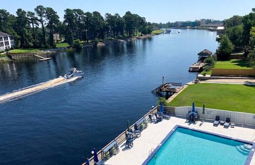 Socastee Condo | INTRACOASTAL WATERWAY FUN Bring or rent a boat or jetski WATERFRONT POOL
