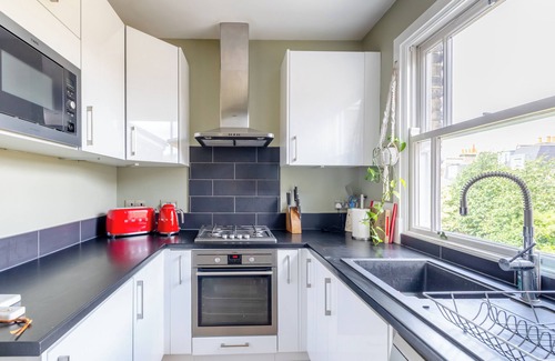Wandsworth Apartment | Inviting 1-Bed Flat | Wi-Fi | Wandsworth Town