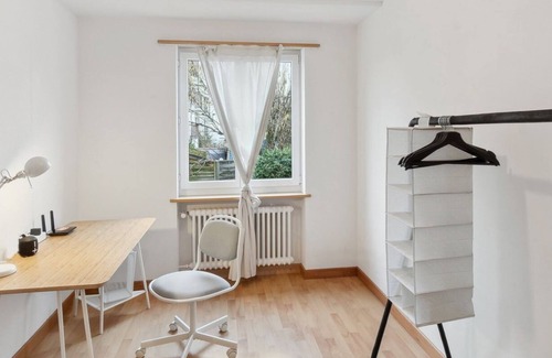 Center Apartment | Inviting 2-BR Apartment Living