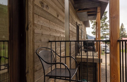 Cooke City-Silver Gate Cabin | Inviting 3-Bedroom Retreat with Mountain Views – Minutes from Yellowstone’s Northeast Entrance