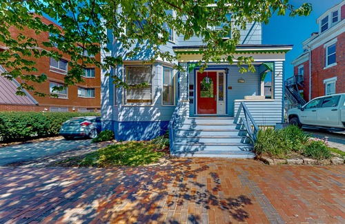 Parkside Apartment | Inviting apartment with full kitchen, porch, convenient location, & fast WiFi