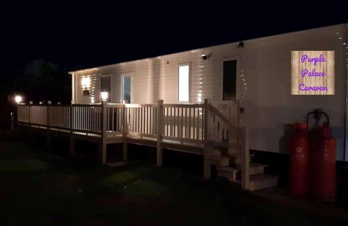 Ingoldmells Cabin | Inviting Beautiful 3-bed Caravan in Ingoldmells