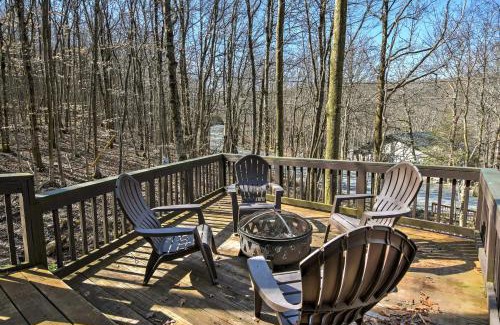 Beech Mountain House | Inviting Beech Mountain Family Retreat with 3 Decks!